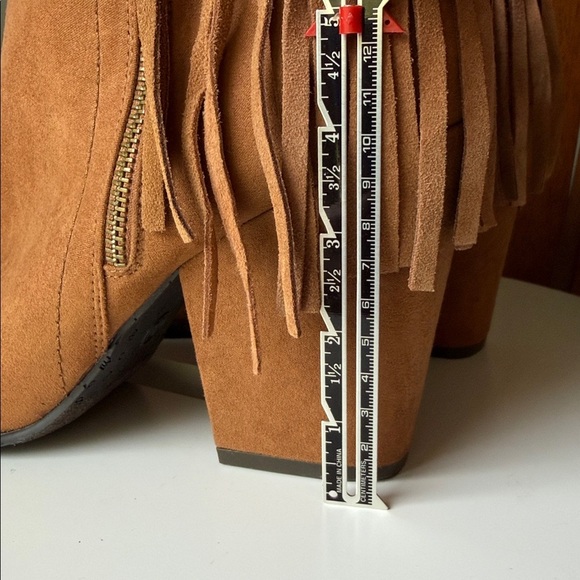 DV Dolce Vita Tan Peep-Toe Fringed Ankle Booties Faux Suede concert Western - Picture 10 of 14